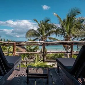 https://playa-esperanza.tulum-hotels.net
